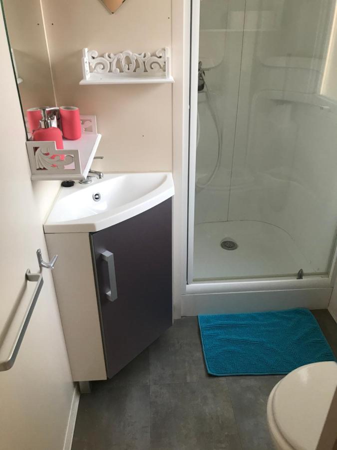 Mobilhome En Face Des Plages Hyeres Bagian luar foto