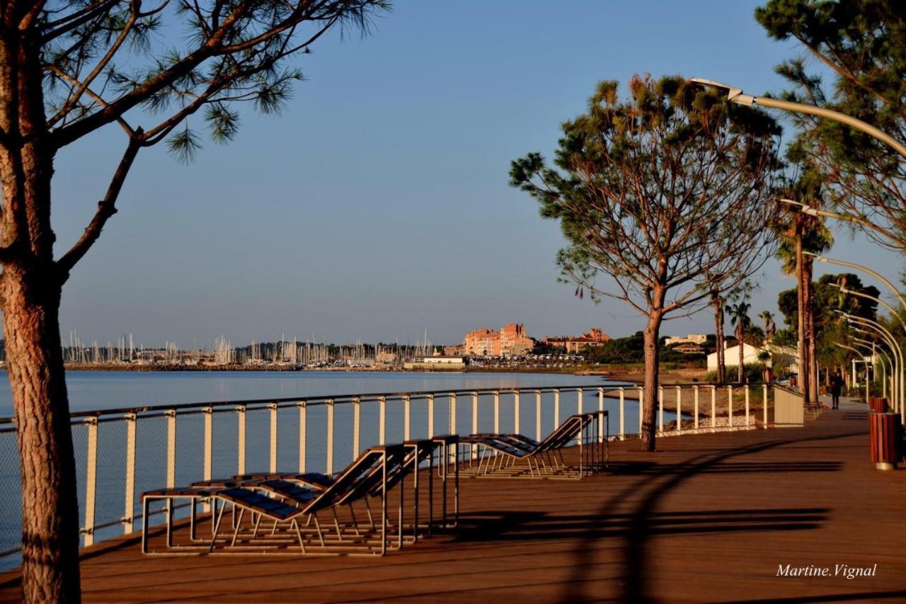 Mobilhome En Face Des Plages Hyeres Bagian luar foto