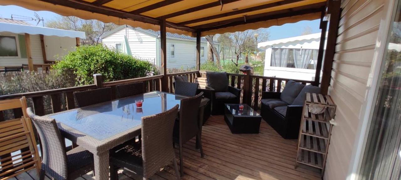 Mobilhome En Face Des Plages Hyeres Bagian luar foto